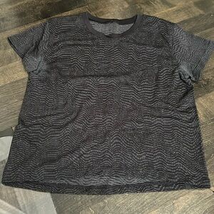 Lululemon short sleeve top